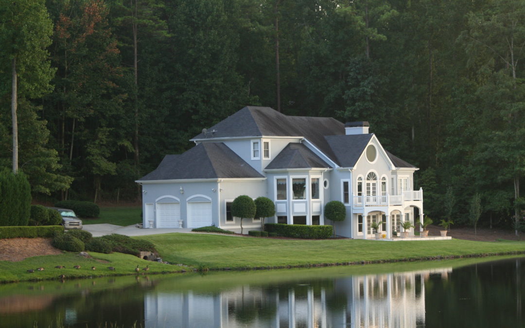 What to Keep in Mind When Building Your Waterfront Custom Home