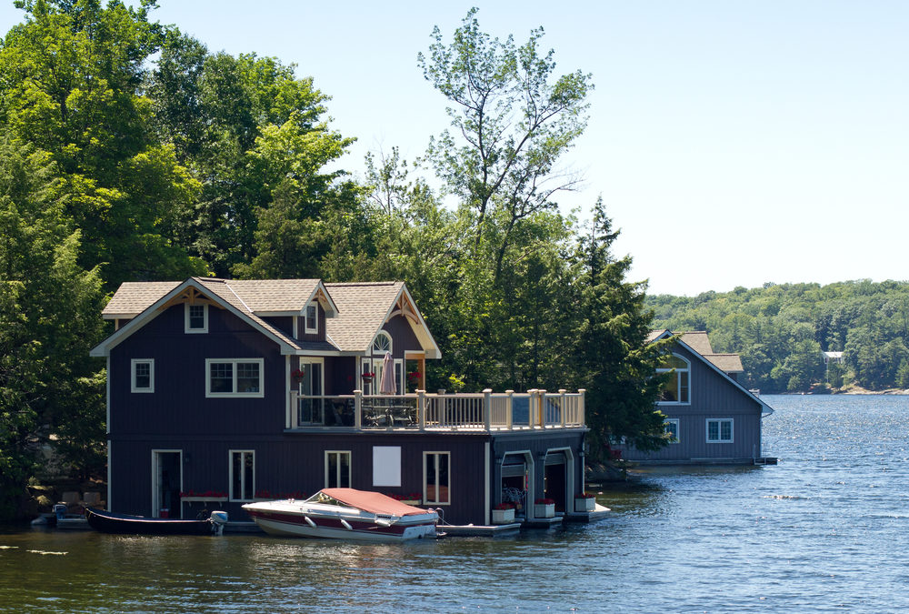 Advantages of Having a Custom Boathouse