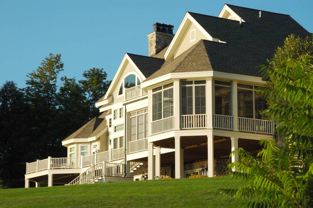 5 Reasons Why You Should Build A Waterfront Custom Home Now