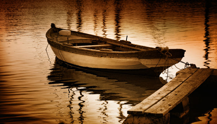 Does this boat dock need repair?