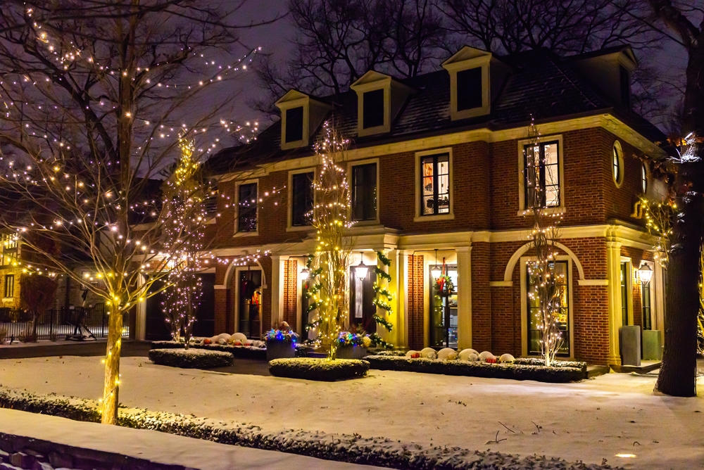 Maximizing Winter Curb Appeal with Hardscaping and Landscaping Ideas