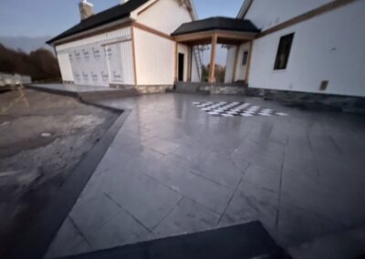 Custom Home Construction and Hardscaping