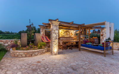Outdoor Spaces That Work Overtime: Multi-Functional Designs for Entertaining, Relaxing, and Family Time